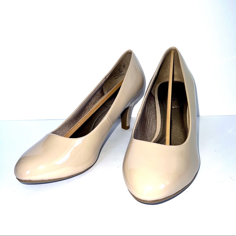 Nude WIDE Heels (New in Box)